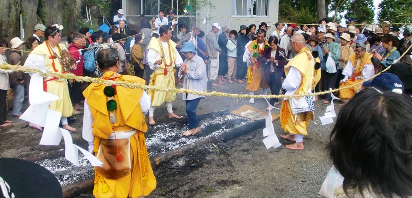 弘法寺火渡り護摩法要