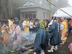 弘法寺火渡り護摩法要