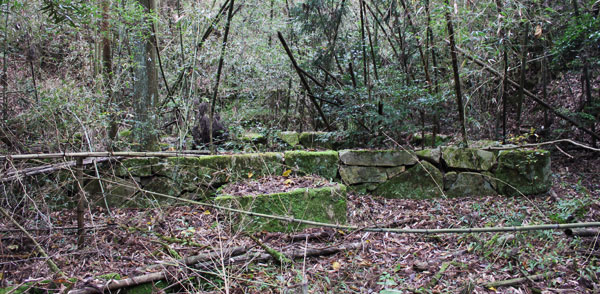 野呂山開拓跡「勧農坂・立小路」