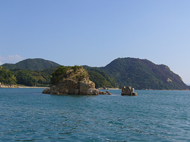 湯桶の口島(ゆとうのくちじま)