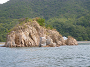 湯桶の口島(ゆとうのくちじま)